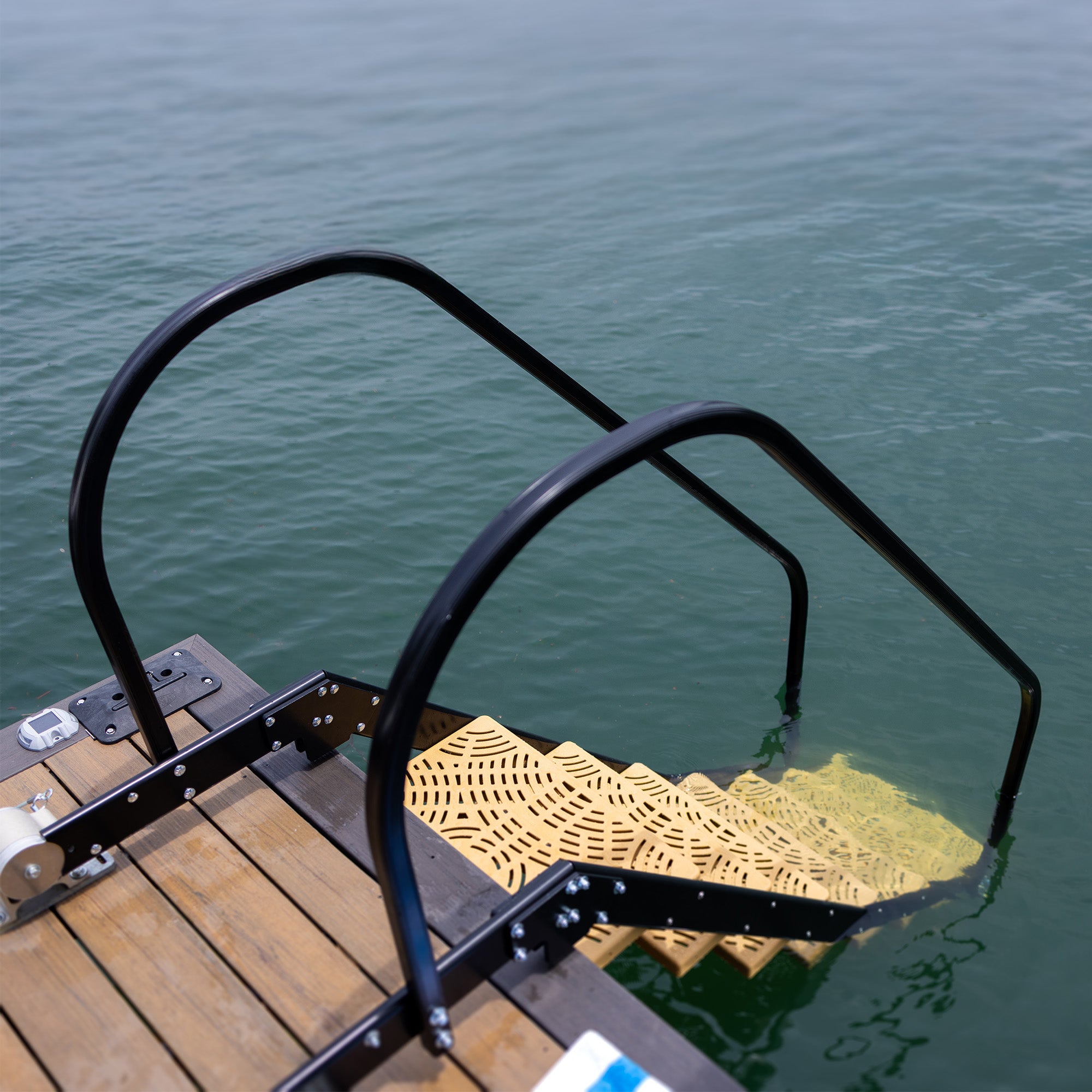 NautiSteps Spring-Assisted Dock Ladder (1 Handrail)
